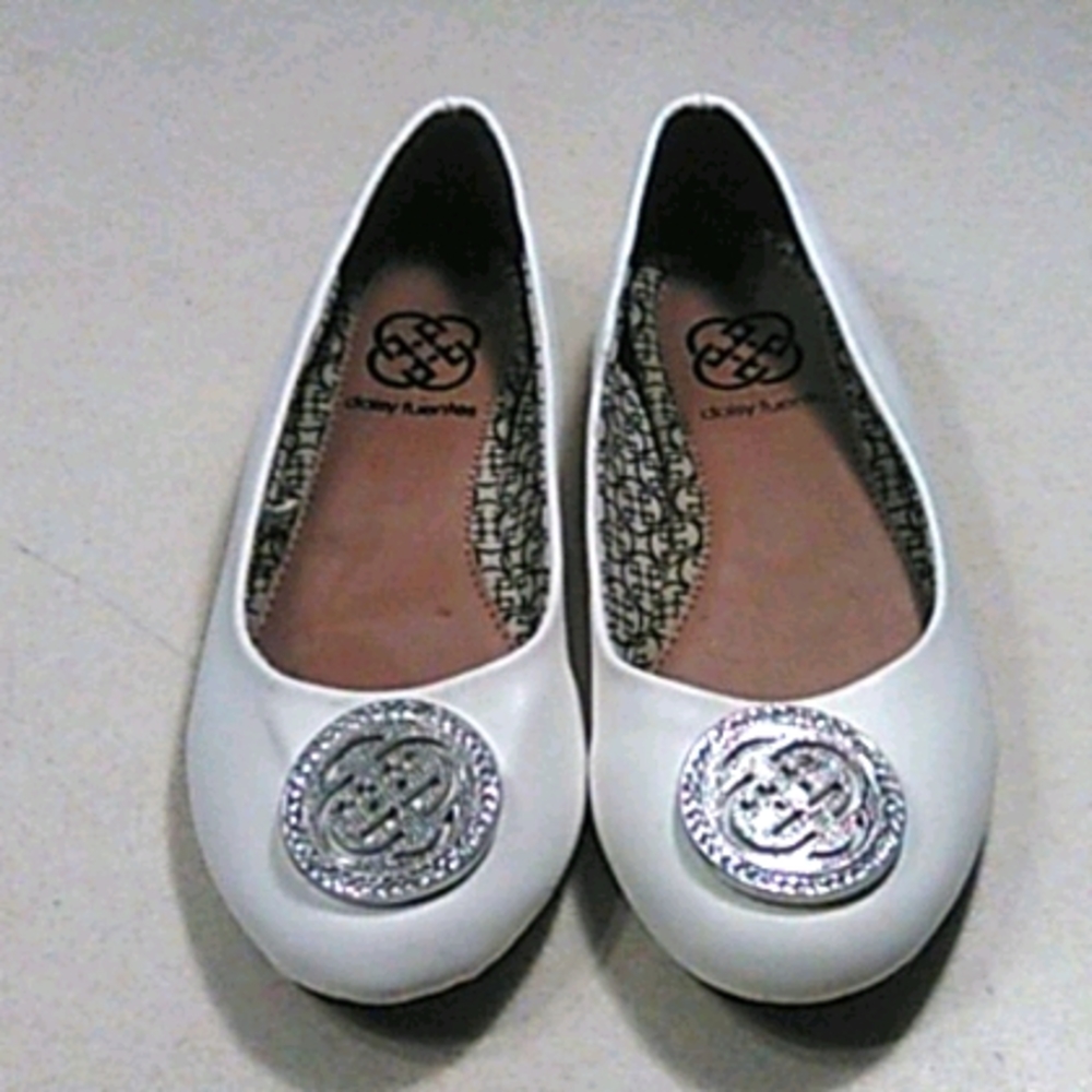 Daisy Fuentes Flats